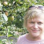 Veteran Master Gardener Valarie Bowers shares her broad gardening knowledge during the September Woodcock Walkabout. Photo by Jan Danford