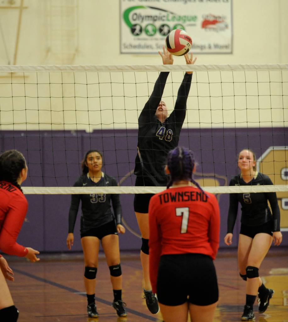 PHOTO: Wolves’ first spikes of the season