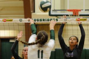 Volleyball: Roughriders edge Sequim’s Wolves in 5 sets