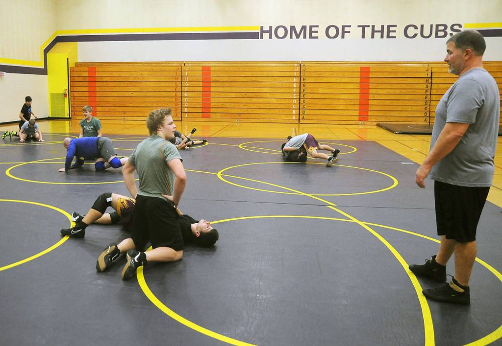 Winter sports preview: Rebuilding Wolves’ wrestling crew banks on newcomers