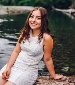 Milestone: Church, Foresman receive Soroptimist scholarships