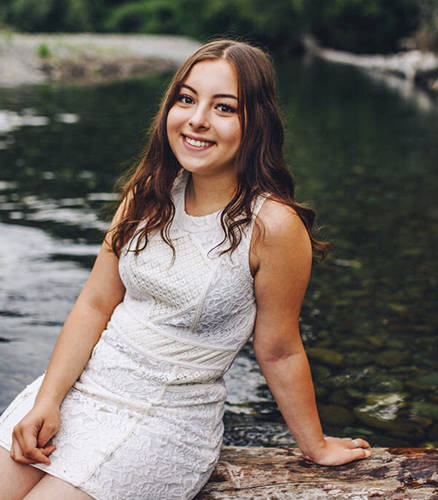 Milestone: Church, Foresman receive Soroptimist scholarships