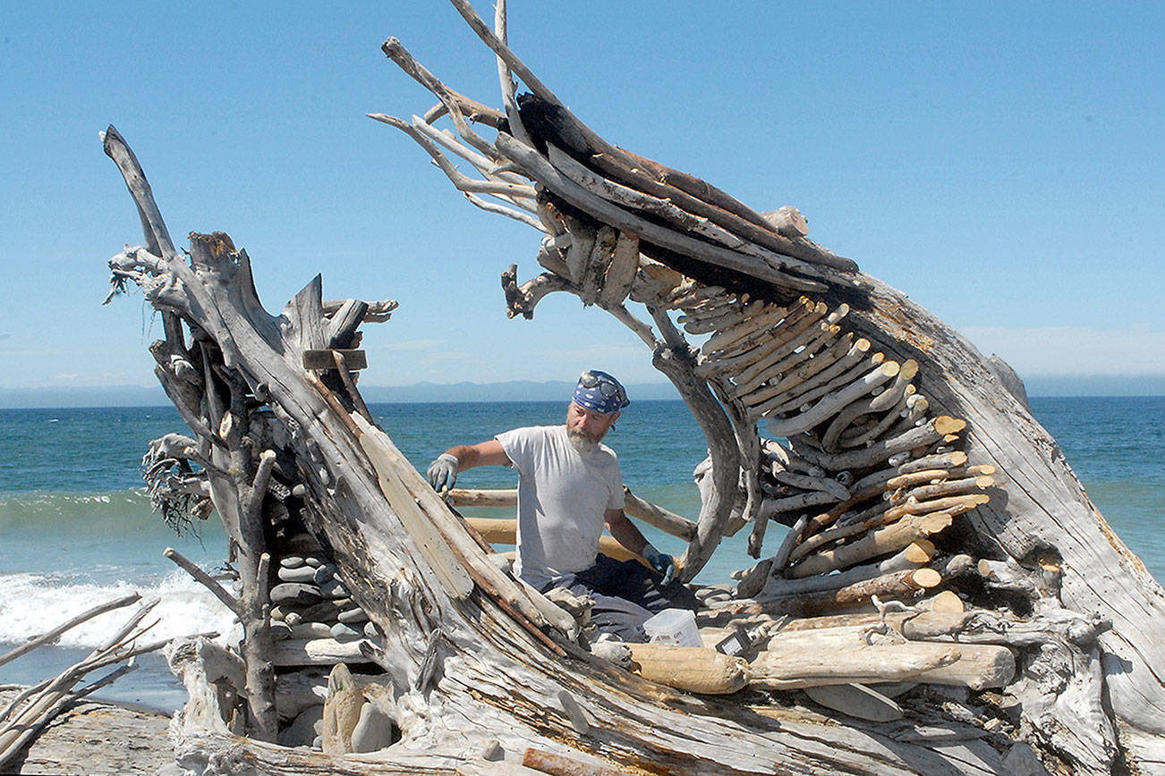 Sculptor uses driftwood to mend broken heart | Sequim Gazette