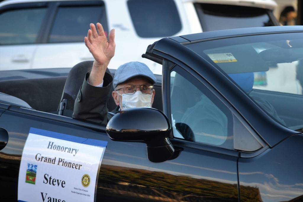 Honorary Pioneer Steve Vause waves during the procession on Oct. 10. Sequim Gazette photo by Matthew Nash