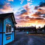 A sunset echoes the colors of Ohana Coffee Company. Photo courtesy of Ohana by Miranda Wilson