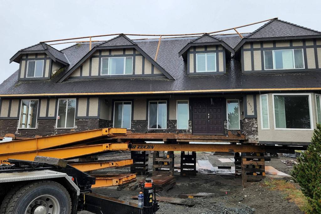 Photo courtesy Brian Pace/ In about a year, Martha Vaughan anticipates reopening her vacation rental to support rescue horses and other animals through her Fox-Bell Weddings and Event.
Photo courtesy Brian Pace/ In about a year, Martha Vaughan anticipates reopening her vacation rental to support rescue horses and other animals through her Fox-Bell Weddings and Event.