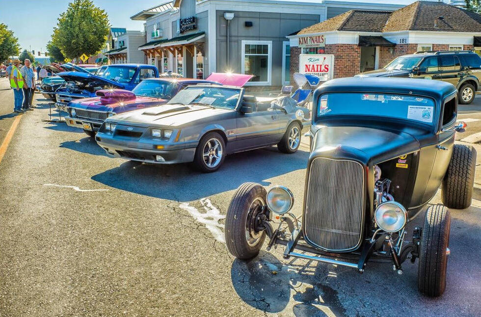 Photo by Bob Lampert