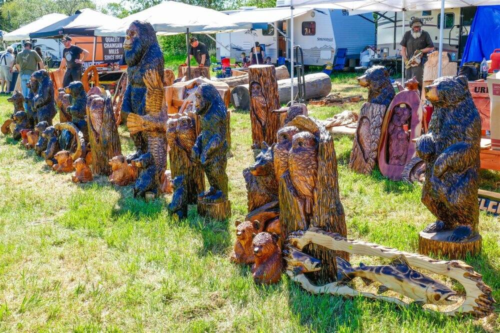 Photo by Bob Lampert / Artwork by Donald Benson of Yelm is on display at the Sequim Logging Show last week.