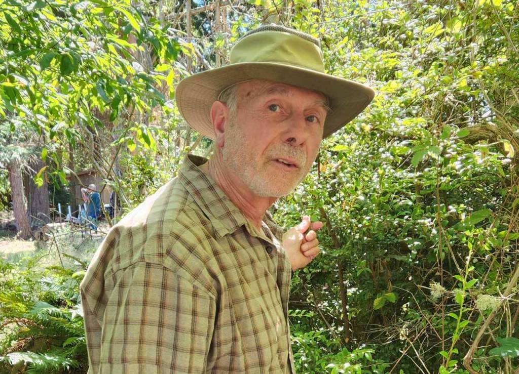 Photo courtesy of Ron Sikes / Ron Sikes will talk about using native plants to create bird-friendly habitats. at the Backyard Birding series event on Sept. 7.