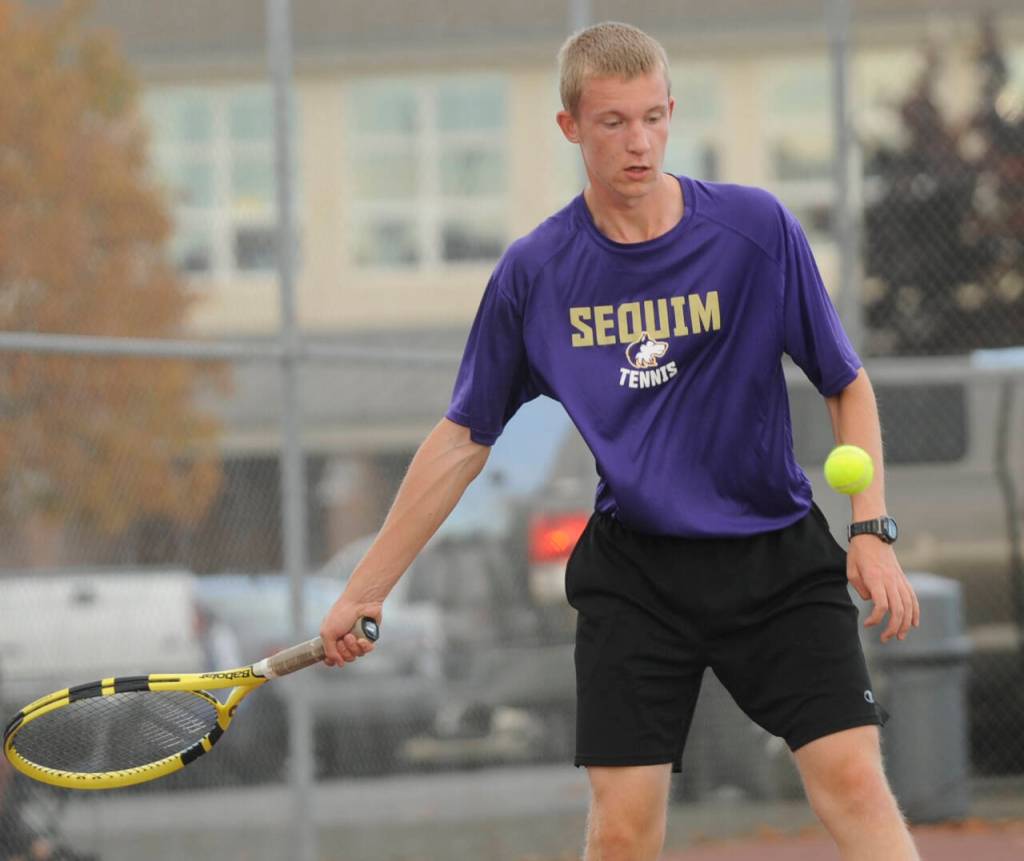 Sequim Gazette photo by Michael Dashiell / Sequims Jack Creceluis battles Bainbridges Garner Nall in an Olympic League match on Oct. 7 in Sequim.