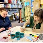 Photo courtesy of Renne Emiko Brock
Artist Kathy Nichols gives a demonstration.