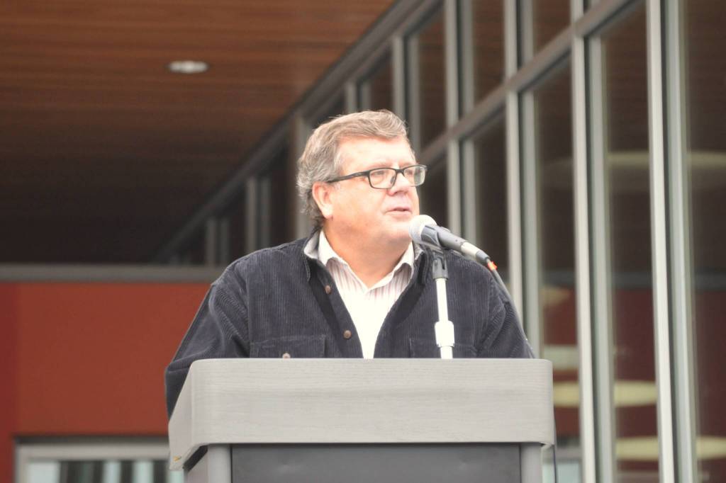 Sequim Gazette photo by Matthew Nash
Retired Lt. Col. Mark Abshire with the U.S. Air Force encourages attendees at the 9/11 Remembrance Ceremony in Sequim last Thursday to look at each others similarities rather than differences to bring back a sense of togetherness found after the terror attacks 24 years ago.