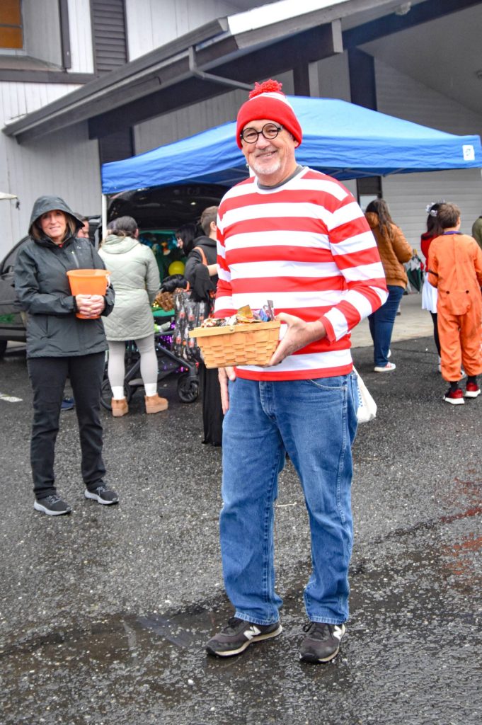 Photo by Monica Berkseth
Waldo (Burl Coffee) is spotted at Thrive Churchs annual trunk-or-treat on Oct. 31.
