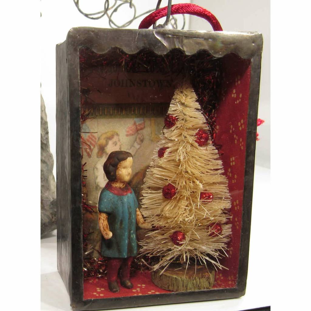 Photo courtesy Blue Whole Gallery/ Xmas Girl by Jennifer Rose