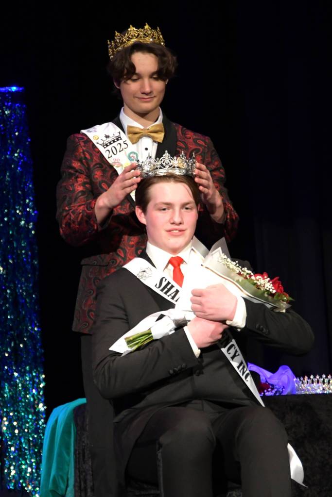Sequim Gazette photo by Monica Berkseth/
Last years Sequim Irrigation Festival prince Malachi Byrne crowns new 2026 prince Brayden Baritelle.