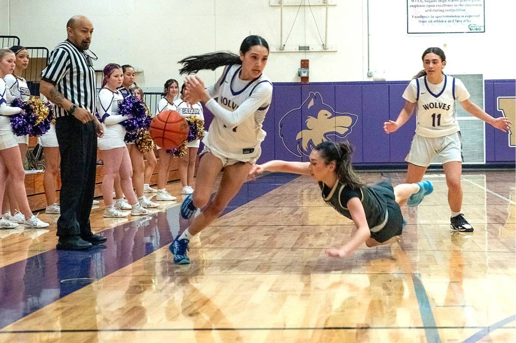 Photo by Emily Matthiessen
For her high scoring and strong defensive efforts, Sequims Gracie Chartraw was named the Olympic Leagues most valuable player for the 2025-26 season.